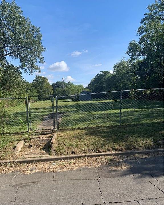2nd image of 2930 McFerrin Ave