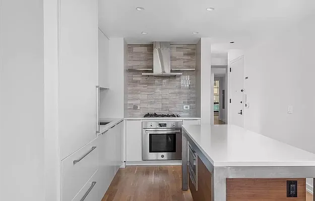 Rented by Luxhome LLC | media 18