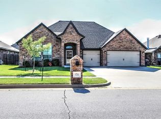 733 Bobcat Trl, Yukon, OK 73099