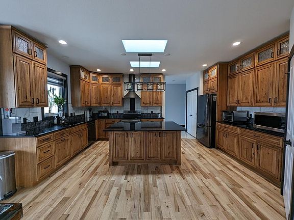 5th image of 7126 Skycrest Dr