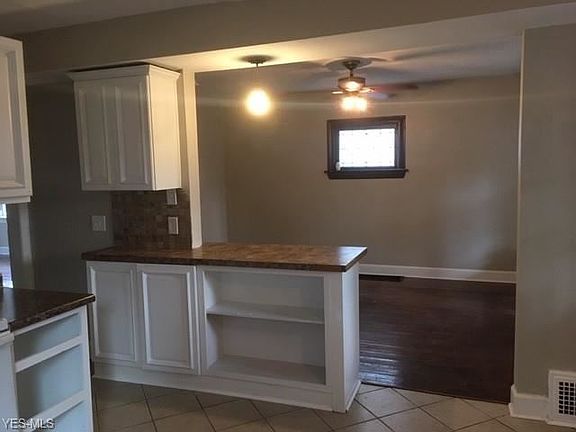 4th image of 3811 W 133rd St