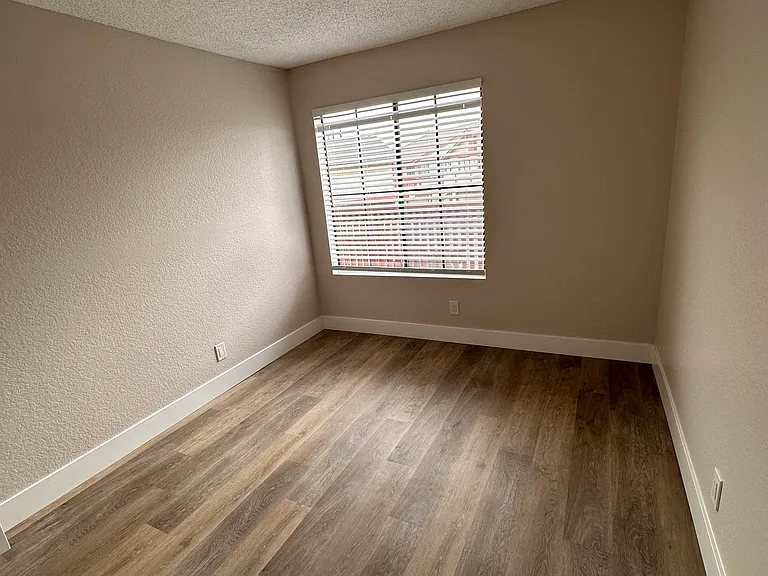 7386 Saddle Rd #B — Photo 17