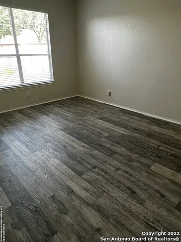4 bed, 2.0 bath, 1716 sqft, $2,000 — Photo 3