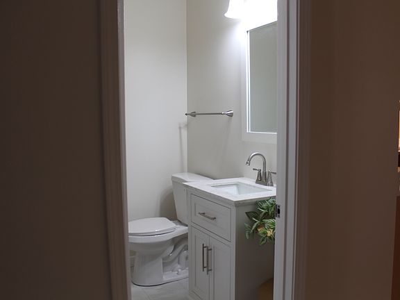 5th image of 2834 W Fletcher St APT 2R