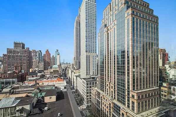 Rented by Keller Williams NYC | media 20