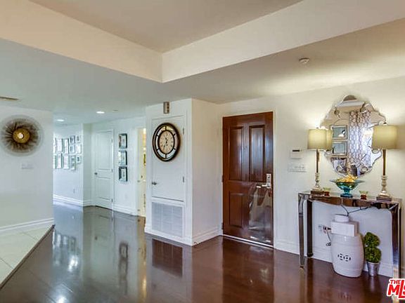 5th image of 1248 N Laurel Ave #203