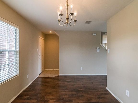 5th image of 1429 Sun Breeze Dr
