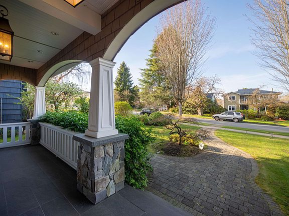 3rd image of 3176 W 35th Ave