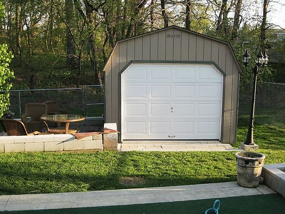 Shed in back 12x20