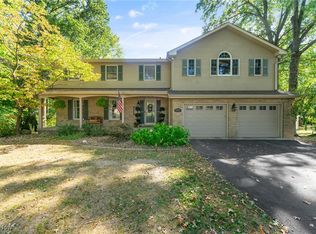 6976 White Oak Dr, Hubbard, OH 44425