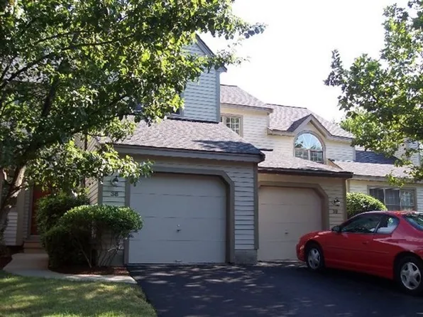 38 Bishops Forest Dr, Waltham, MA 02452