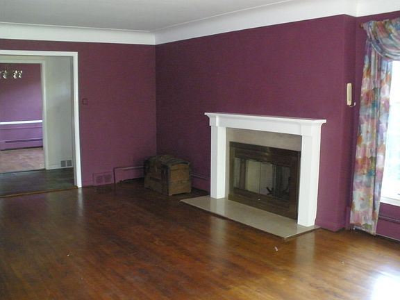 Natural FP in Living Rm