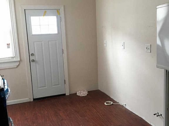 4th image of 4758 Ella St