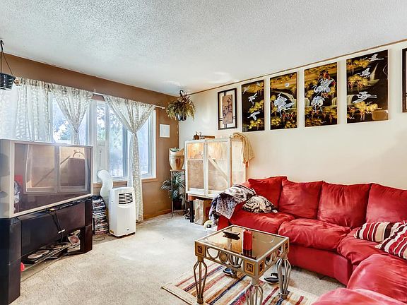 4th image of 1785 Hyacinth Ave E