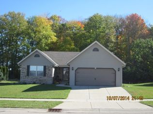 416 Ridgefield Pass, Hartford, WI 53027