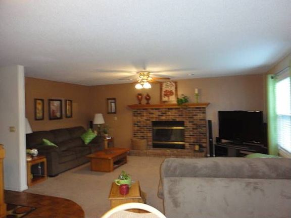 Hearth Rm off Kitchen