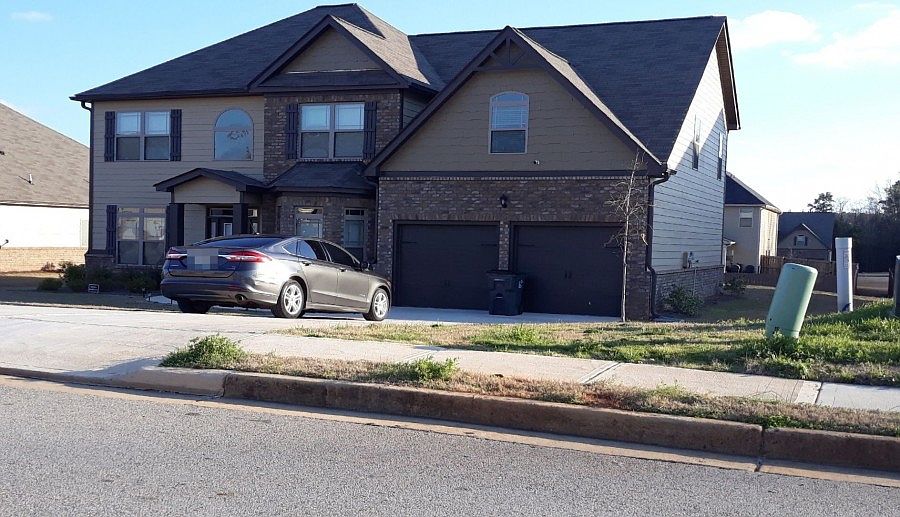 2nd image of 389 Victory Ln