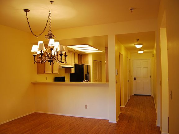 4th image of 202 S Holliston Ave Unit 102