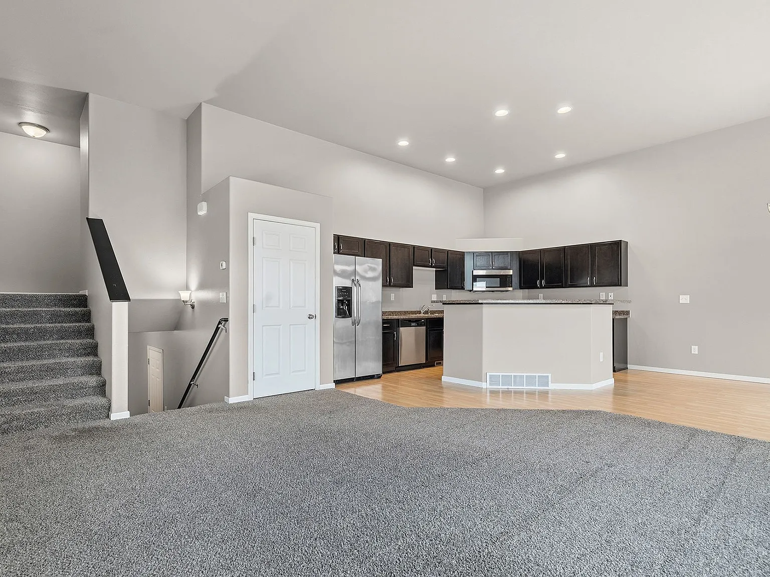Stonebridge Town Homes — Photo 2