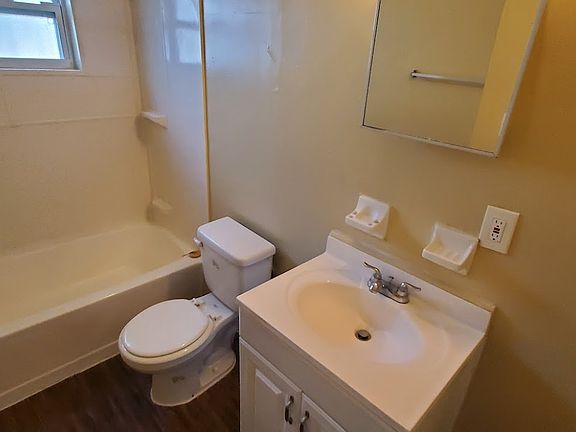 5th image of 9507 N 13th St APT A