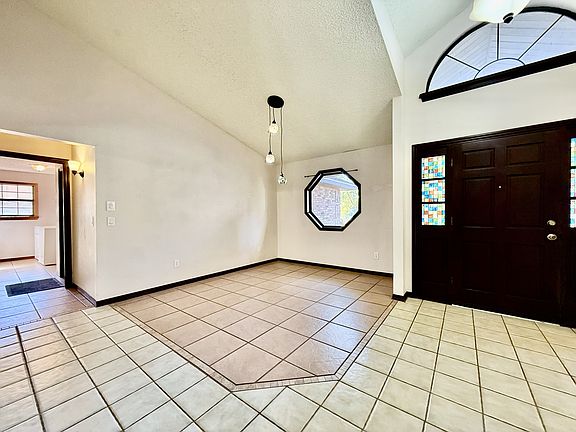 5th image of 919 Westline Ave