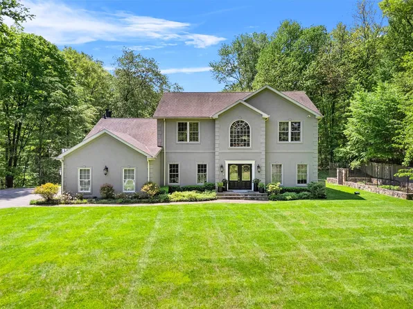 27 Pheasant Run Road, Putnam Valley, NY 10579