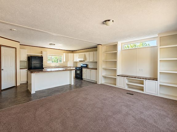 2nd image of 141 Laurel Leah #141B