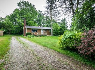 9371 Ledge Acres Rd, Macedonia, OH 44056