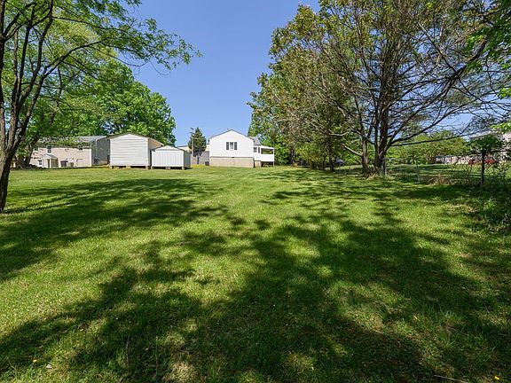 3rd image of 85 Belle Terre Dr