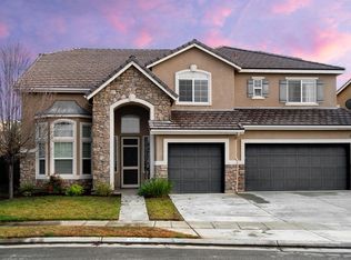 10634 N Bonadelle Ave, Fresno, CA