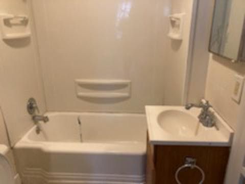 5th image of 608 E Lawrence St
