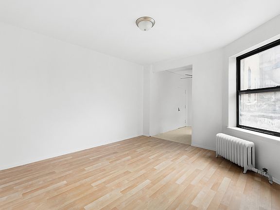 3rd image of 350 S 4th St APT 4D