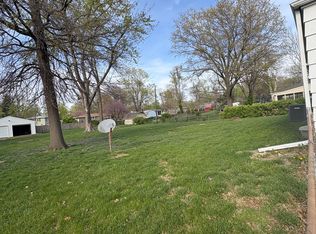 508 NW Obrien Rd, Lees Summit, MO 64063