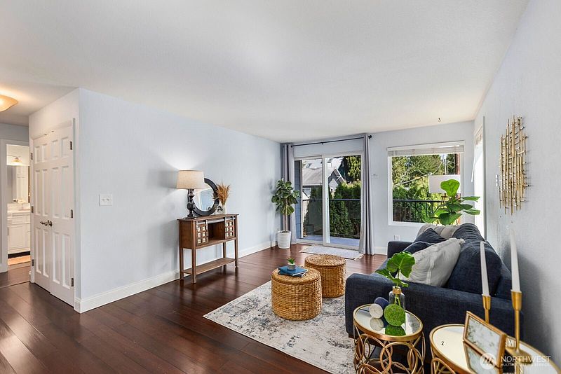 3rd image of 10110 Greenwood Avenue N #204