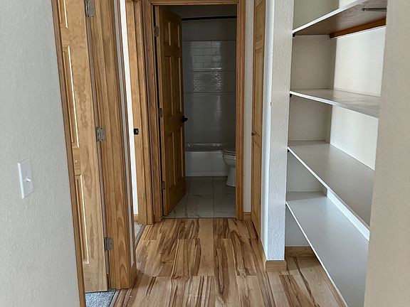 4th image of 915 27th Ave #4C