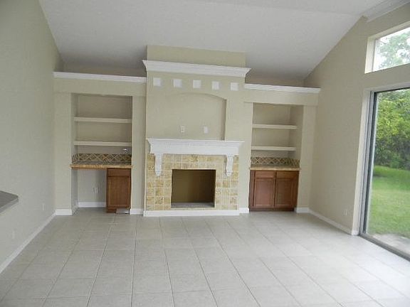 3rd image of 504 SW Sanctuary Dr