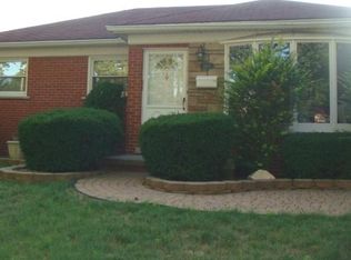 31107 E Angeline Ct, Saint Clair Shores, MI 48082