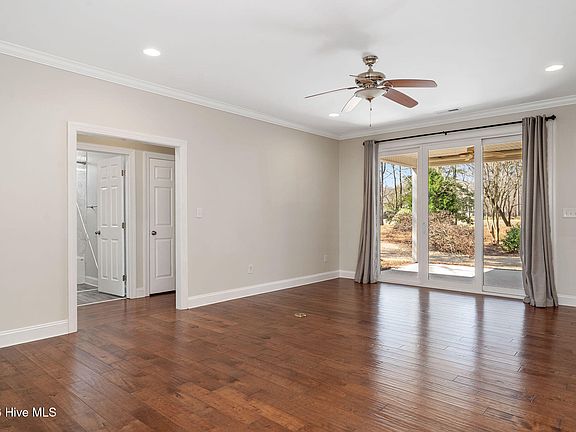 4th image of 184 Candlewick Court