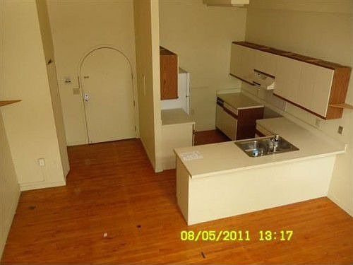 4th image of 297 W Clay Ave APT 209