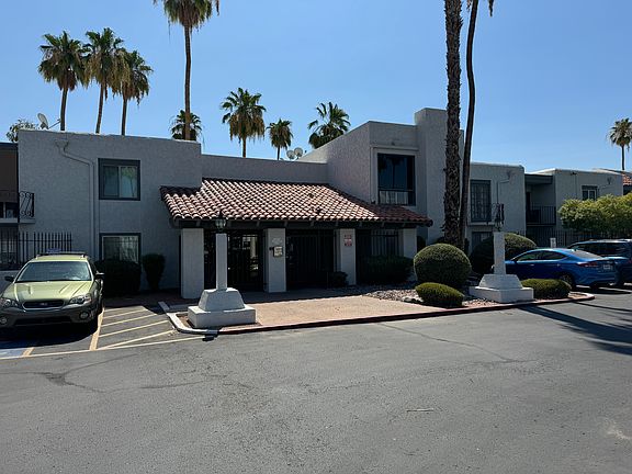 Front of Ciento East
