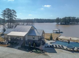 137 Riverside Dr, Jackson, GA 30233