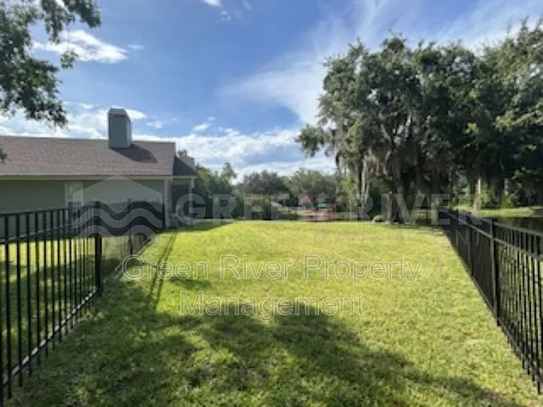 1559 Lakeway Dr — Photo 36