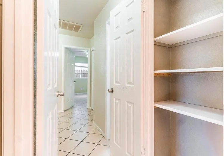 1304 Tyler Ct — Photo 22