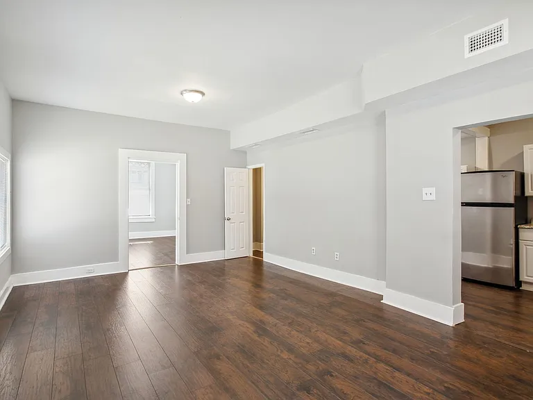 1002 W 44th St — Photo 3