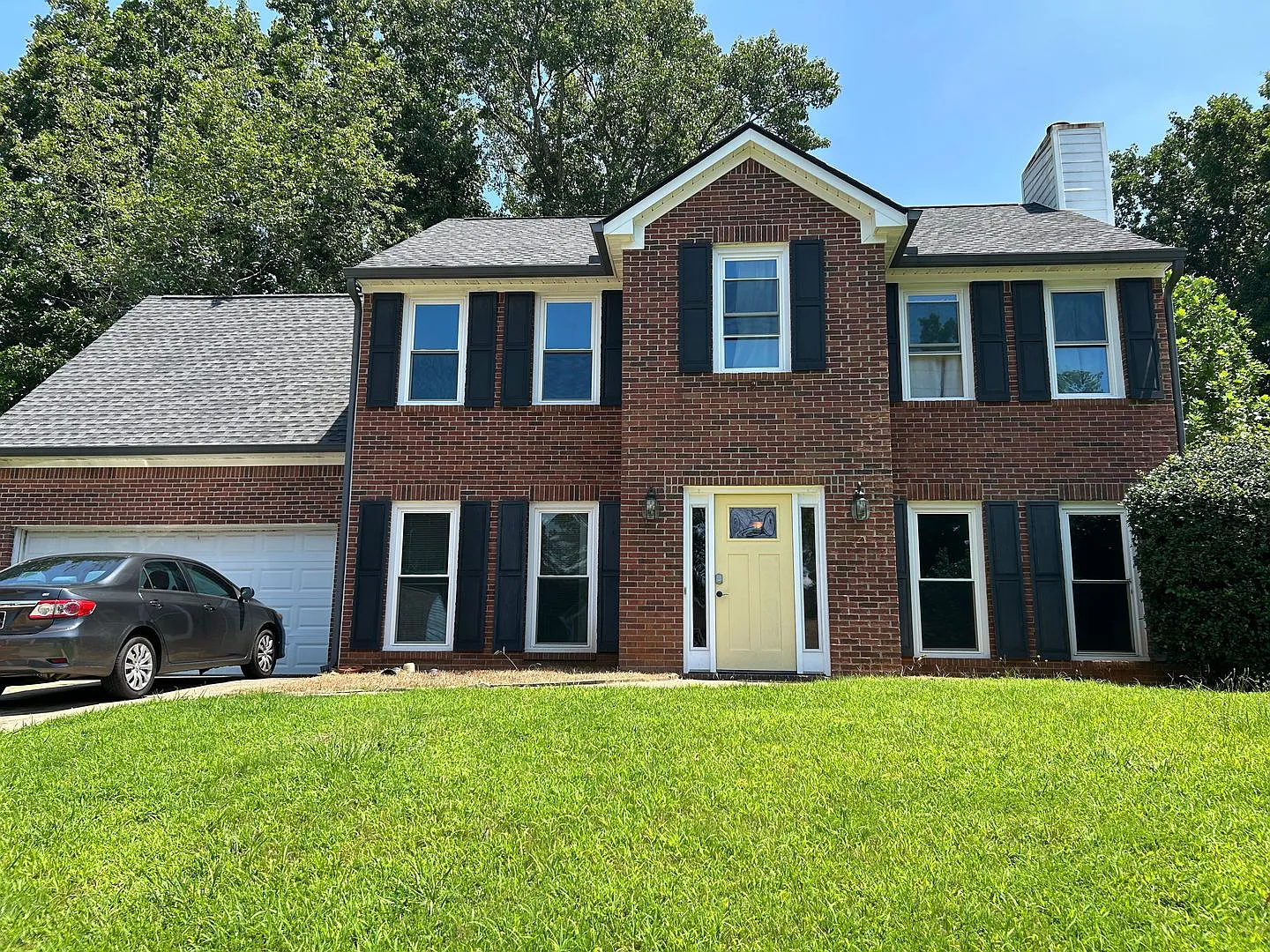 Room in 8 Bedroom Home in Acworth — Photo 2