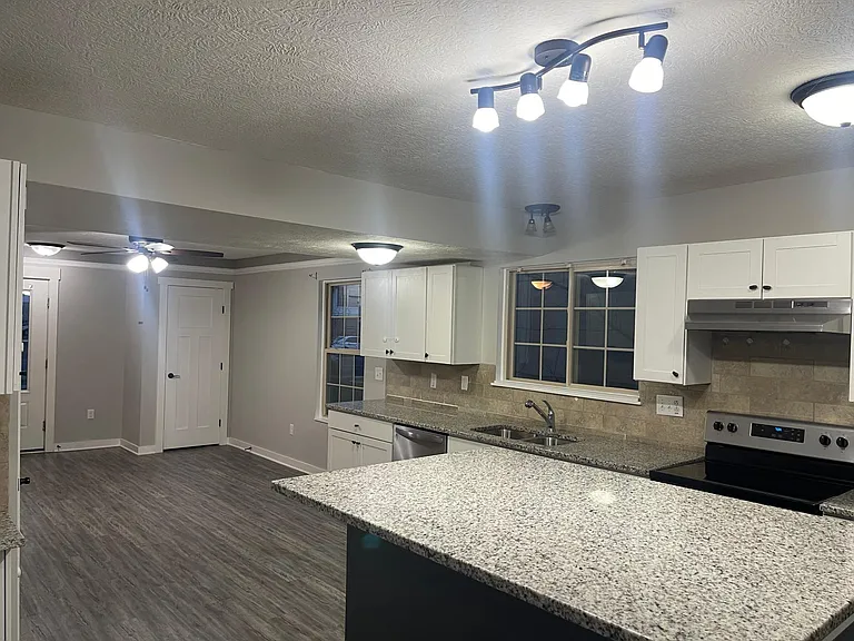 4569 Maize Rd — Photo 6