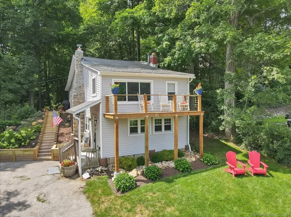 3 Underhill Road, Newtown, CT 06482