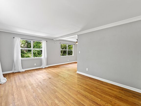 2nd image of 416 Tiktin Dr