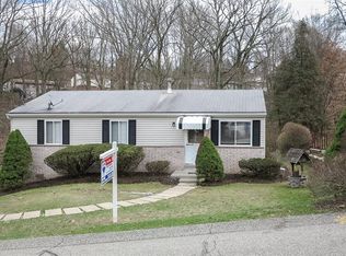 754 Cedarwood Dr, Pittsburgh, PA