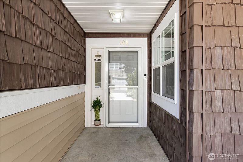 3rd image of 424 228th Street SW #H101